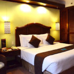 14702951573_a679079160_b